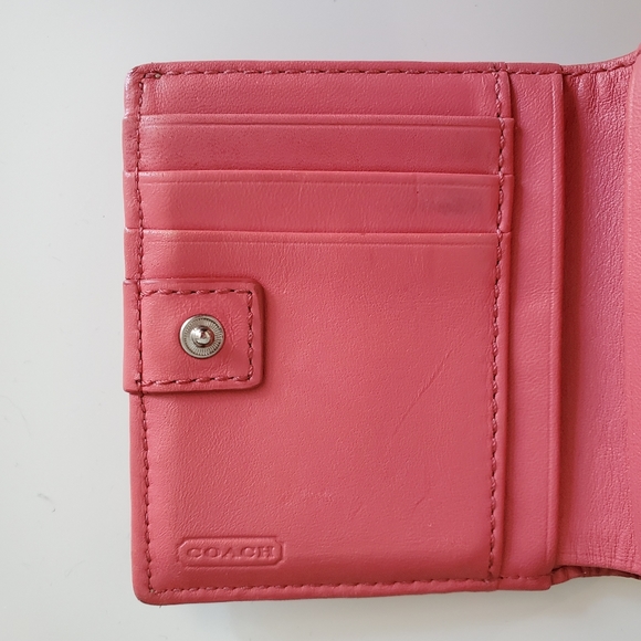 Coach wallet with coin compartment (pink print) - Picture 3 of 13